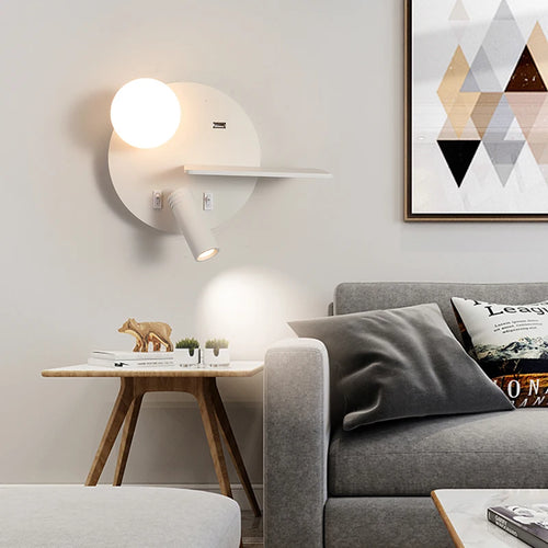 Modern minimalist wall light with USB and adjustable angle - vue 4 sur 10