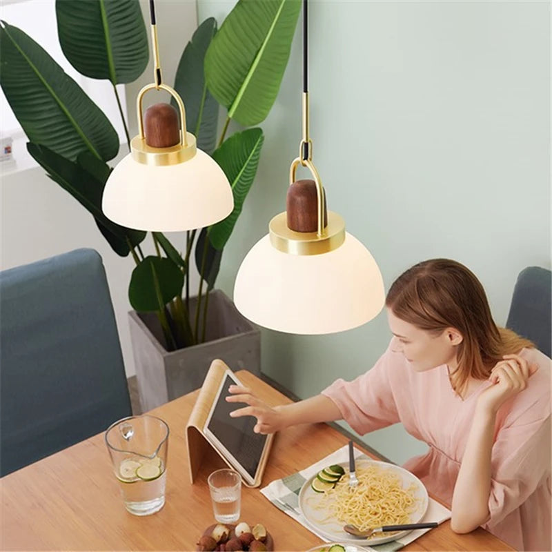 Nordic glass pendant light for modern and elegant spaces - vue 3 sur 10