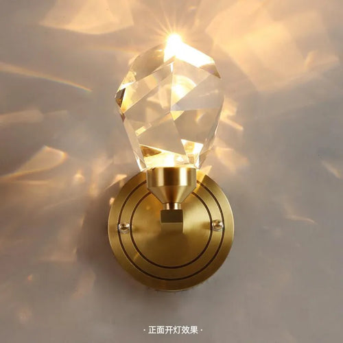 Modern crystal and copper wall light for an elegant interior - vue 2 sur 7