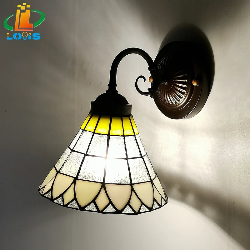 Retro wall light with minimalist tiffany style stained glass - vue 3 sur 6