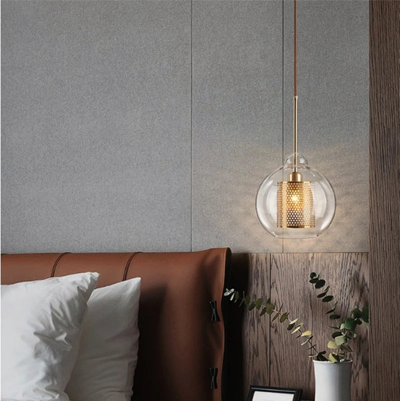 Modern glass pendant light for elegant interior decor - vue 5 sur 17
