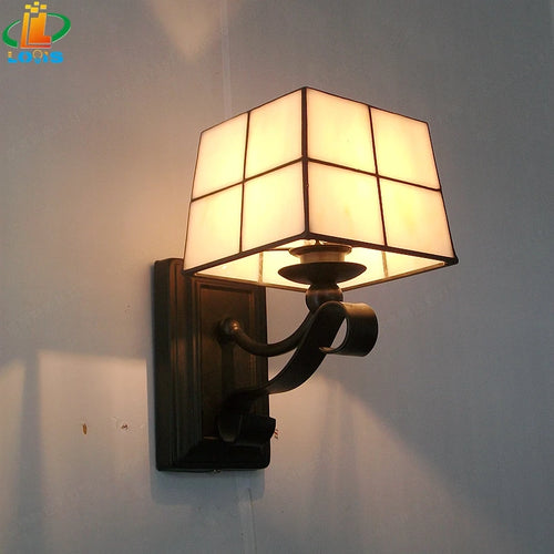 Modern tiffany glass wall light, elegant and stylish - vue 12 sur 11