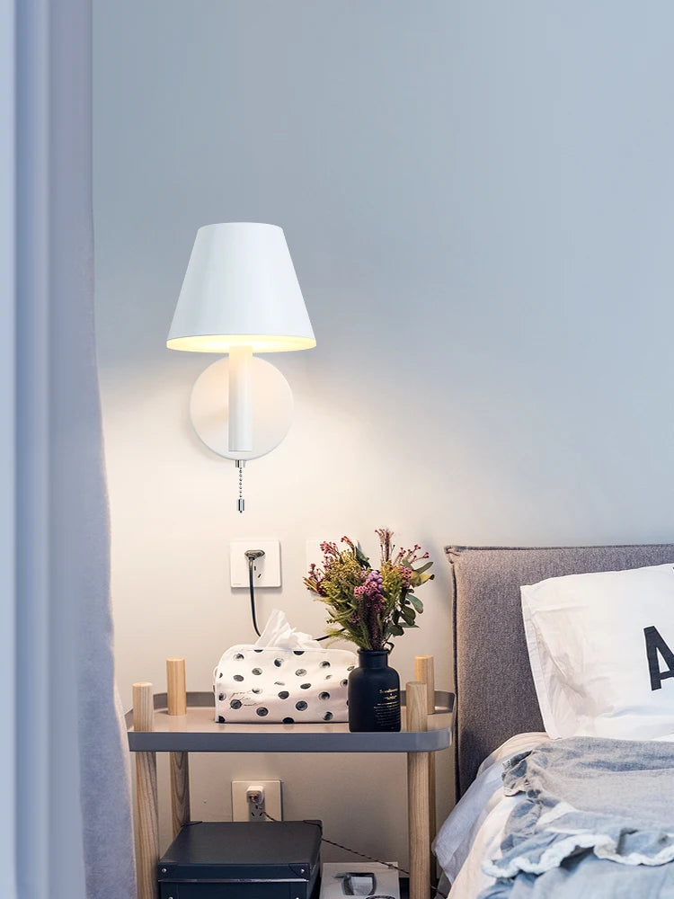 Modern Scandinavian design wall light for elegant interiors - vue 3 sur 9