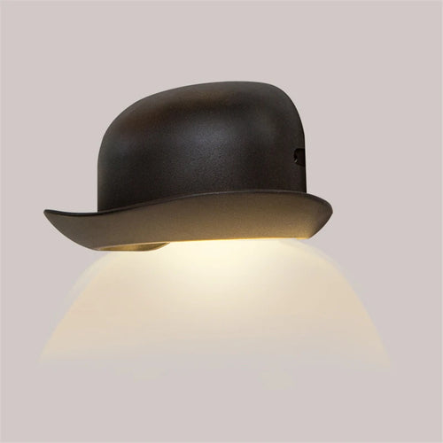 Minimalist design aluminium LED wall lamp with hat shade - vue 4 sur 6