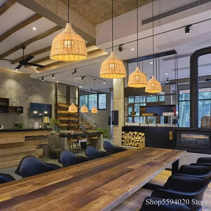 Rattan and bamboo pendant light for interior decor with Asian rustic style - vue 6 sur 16