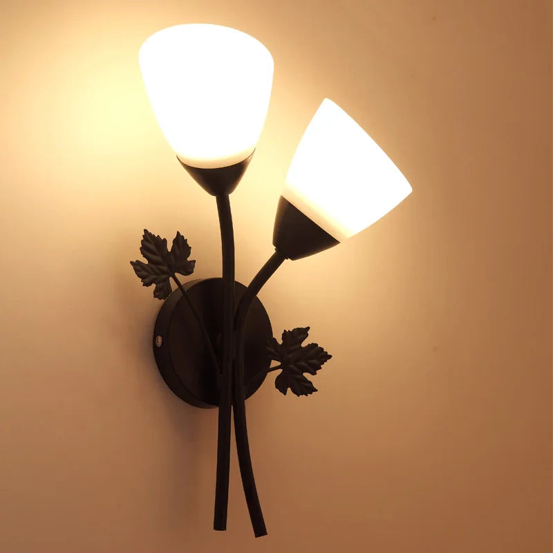 Modern LED wall lamp for reading and home decor - vue 3 sur 10