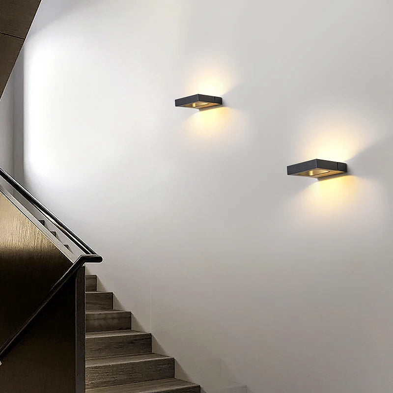 Modern nordic LED wall light ideal for hotel corridors and staircases - vue 4 sur 12