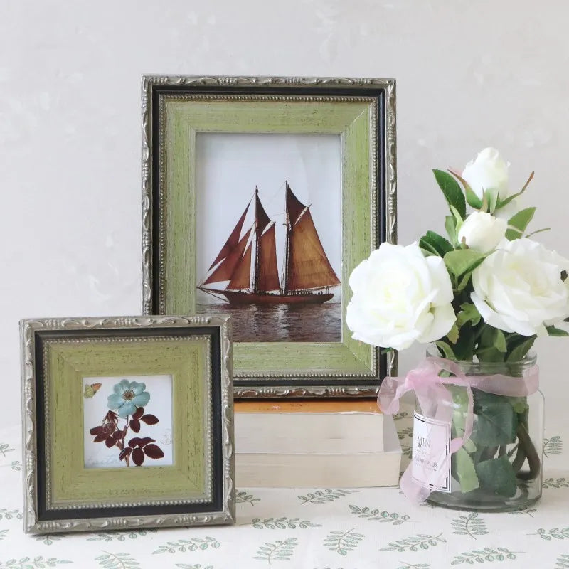 Retro solid wood photo frame for family décor - vue 3 sur 7