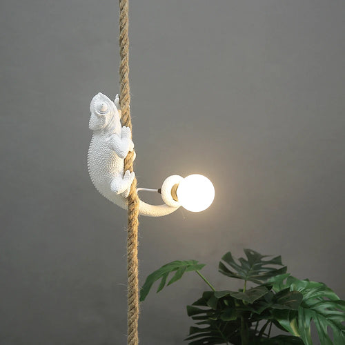 Chameleon resin pendant light for modern artistic decor - vue 9 sur 10