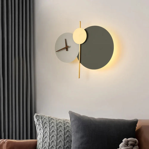 Modern design LED wall light for an elegant interior - vue 3 sur 12