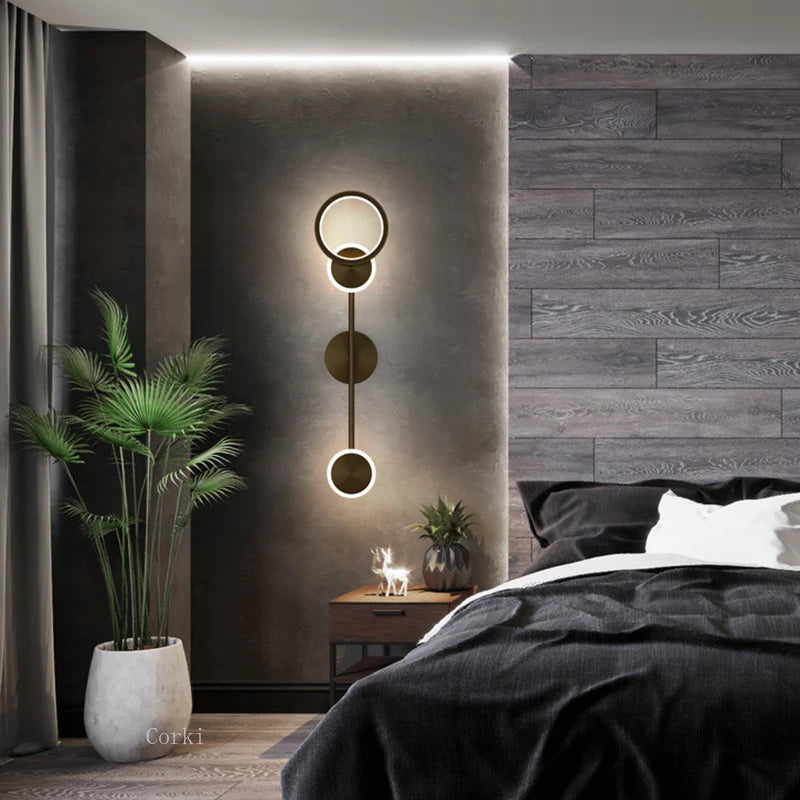 modern rotating LED wall light with three dimmed lights - vue 4 sur 16