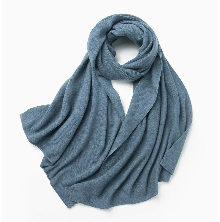 Elegant pure cashmere knitted scarf with fringes for winter