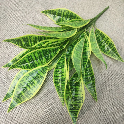 Decorative artificial tropical palm branches plastic - vue 13 sur 13