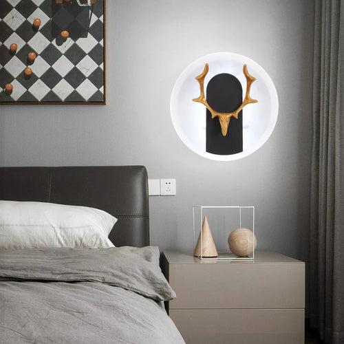 Modern decorative LED wall light in iron and acrylic - vue 3 sur 10