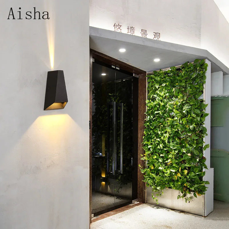 Modern waterproof outdoor aluminium wall light for garden