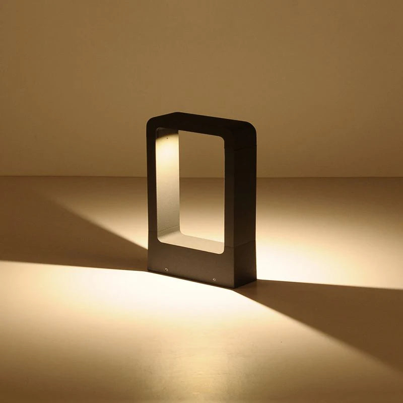 Waterproof outdoor LED lamp for garden and pathway decoration