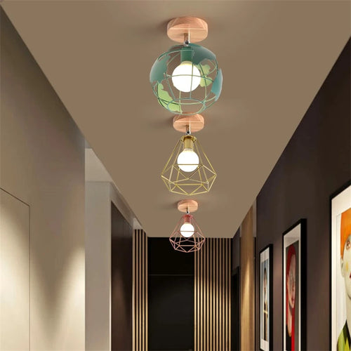 Modern nordic simple LED ceiling light in iron triangle - vue 7 sur 18