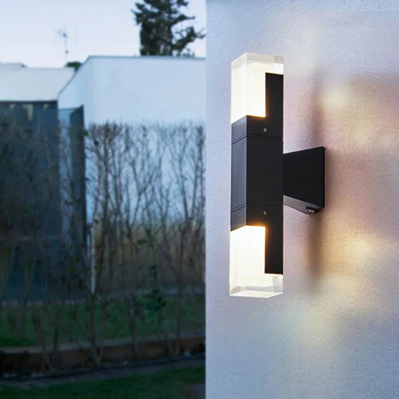 Outdoor double-head aluminium wall light