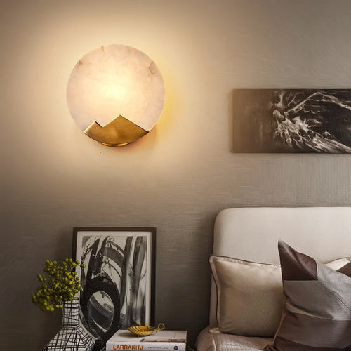 Minimalist marble LED wall light for elegant interiors - vue 3 sur 7