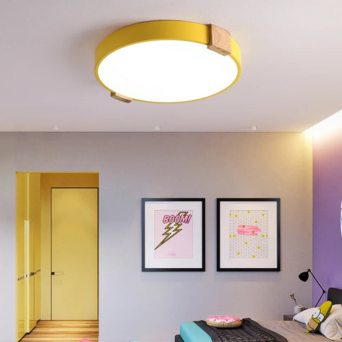 Nordic round LED ceiling light made of creative decorative iron and wood - vue 4 sur 10