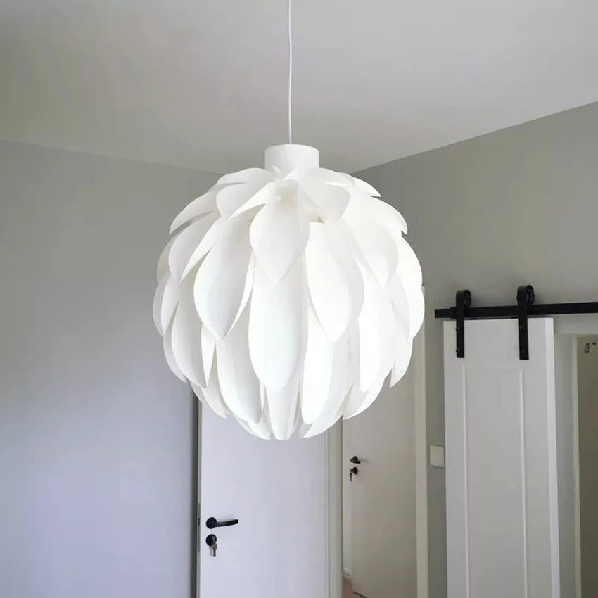 Modern pinecone pendant light for creative decor - vue 4 sur 10