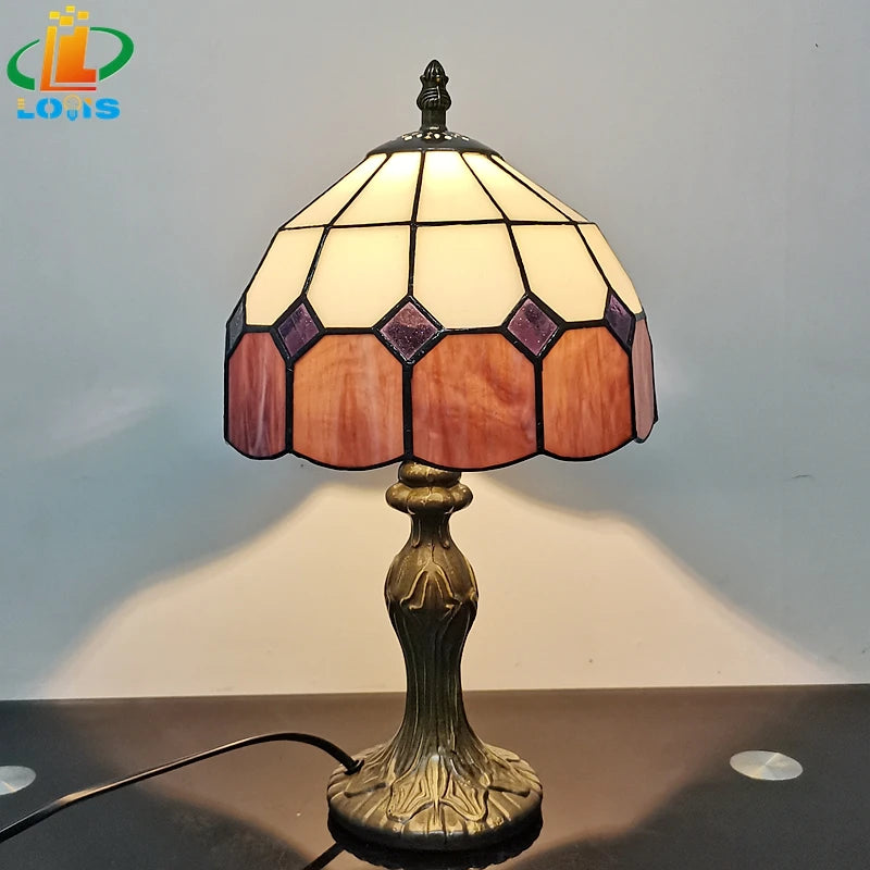 Tiffany-style stained glass table lamp for interior decoration - vue 6 sur 11