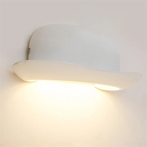 Minimalist design aluminium LED wall lamp with hat shade - vue 5 sur 6