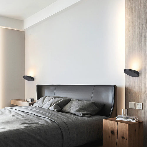Modern nordic LED wall light ideal for hotel corridors and staircases - vue 2 sur 12