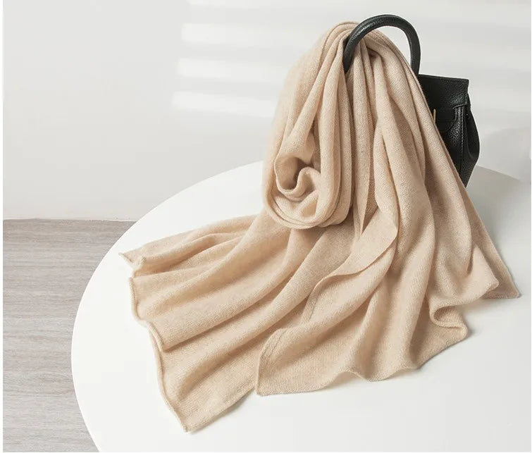 Elegant pure cashmere knitted scarf with fringes for winter