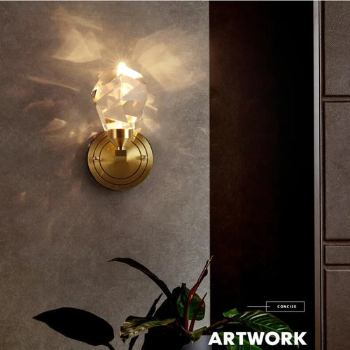 Modern crystal and copper wall light for an elegant interior - vue 4 sur 7