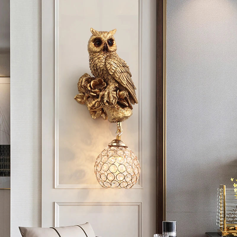 Creative squirrel and owl wall light for children's room