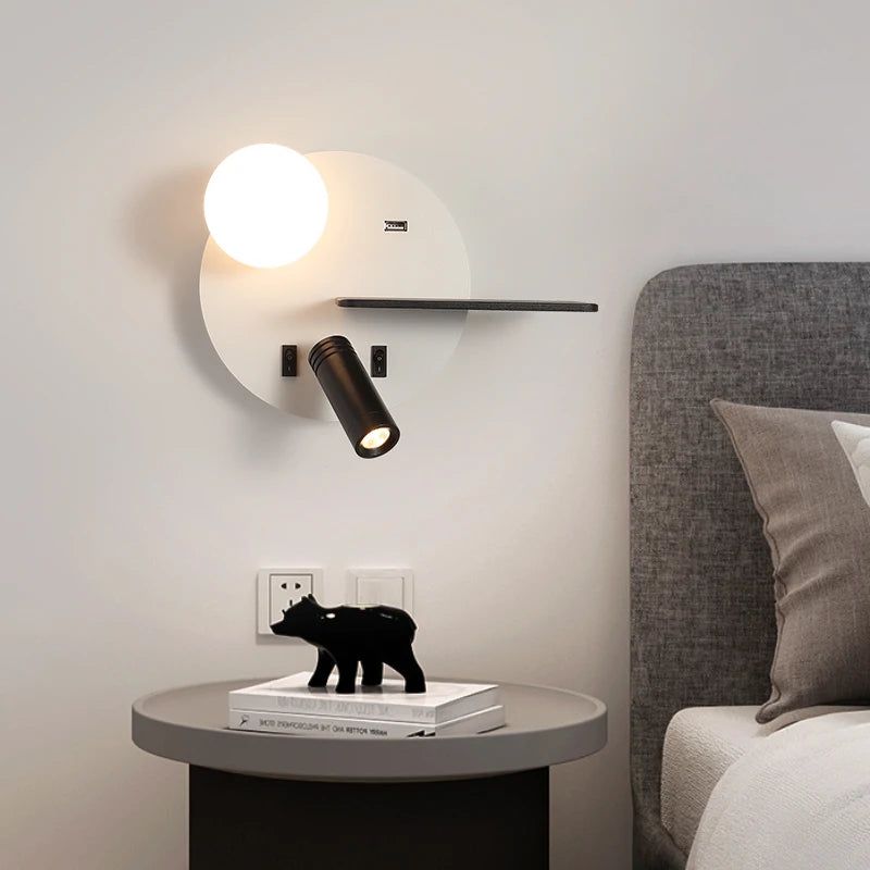 Modern minimalist wall light with USB and adjustable angle - vue 5 sur 10