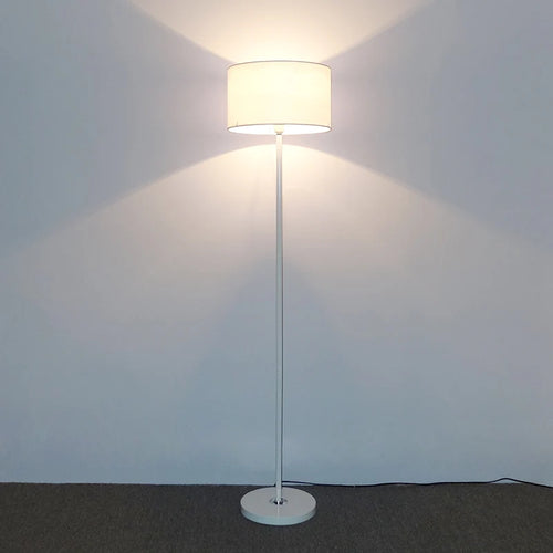 Minimalist bedside lamp with creative foot switch - vue 2 sur 10