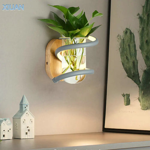 Nordic wooden wall light with green plant for a warm atmosphere - vue 2 sur 9