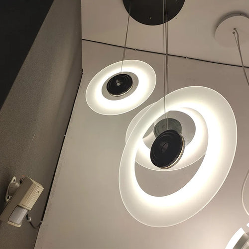 Minimalist round aluminium and glass pendant light for contemporary spaces - vue 2 sur 8