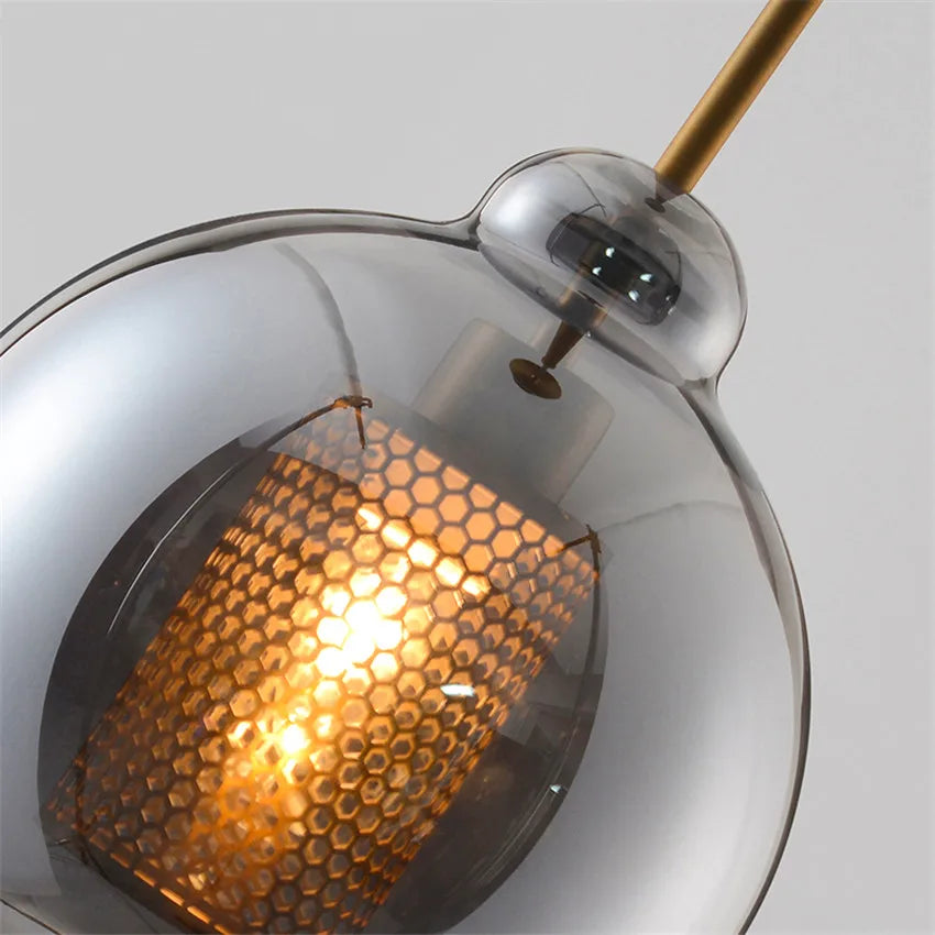 Modern glass pendant light for elegant interior decor - vue 6 sur 17
