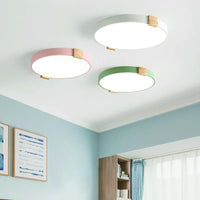 Nordic round LED ceiling light made of creative decorative iron and wood