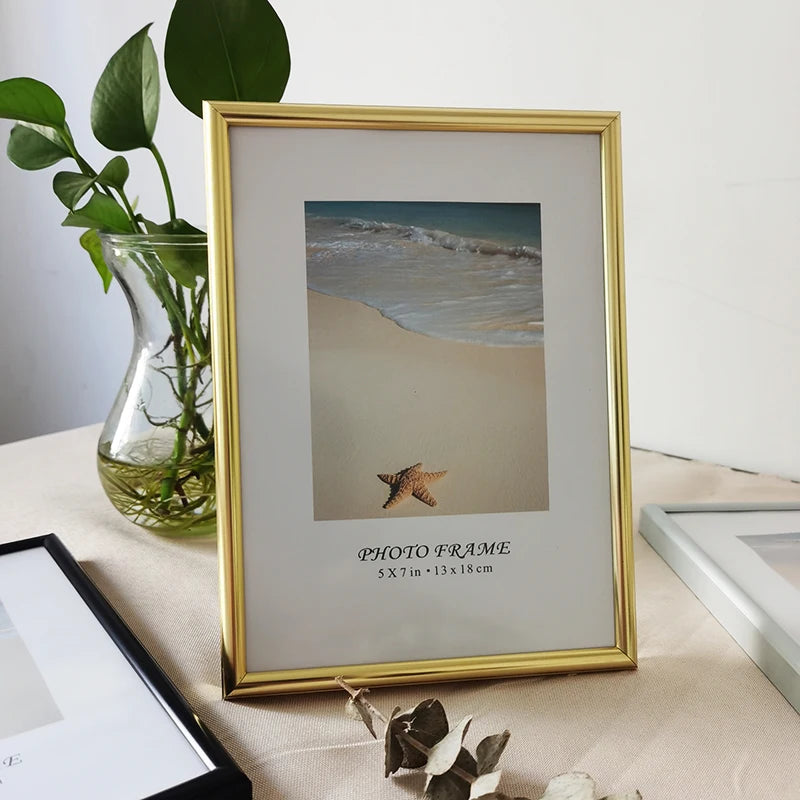 Aluminium photo frame for modern wall decor