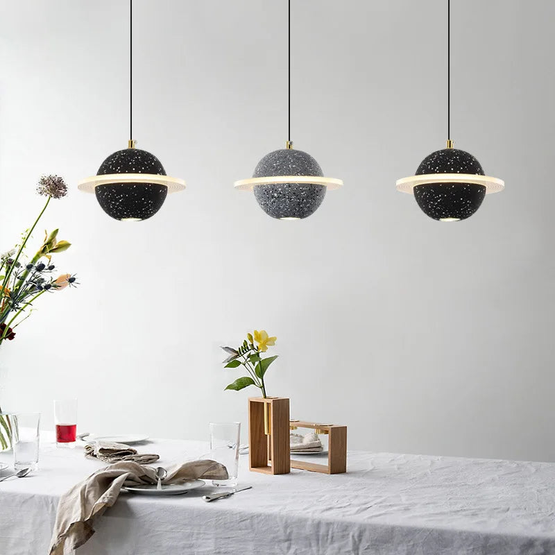 Planet resin pendant light for modern interior decor - vue 5 sur 18