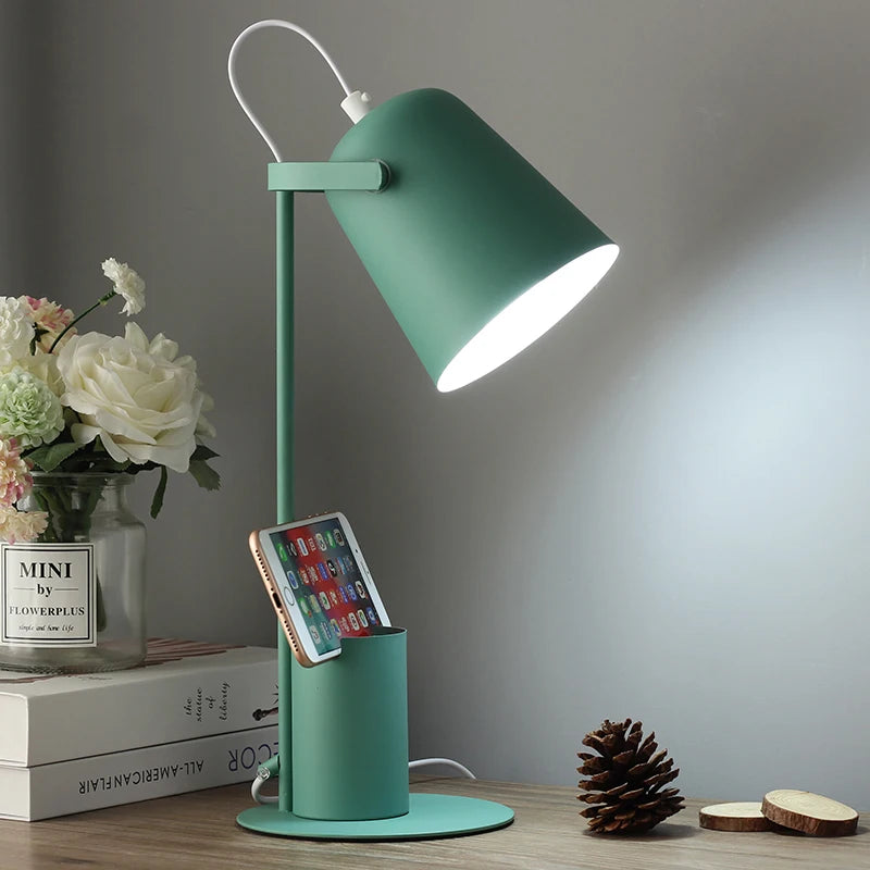 Adjustable nordic style LED table lamp with pen holder and eye protection - vue 4 sur 12