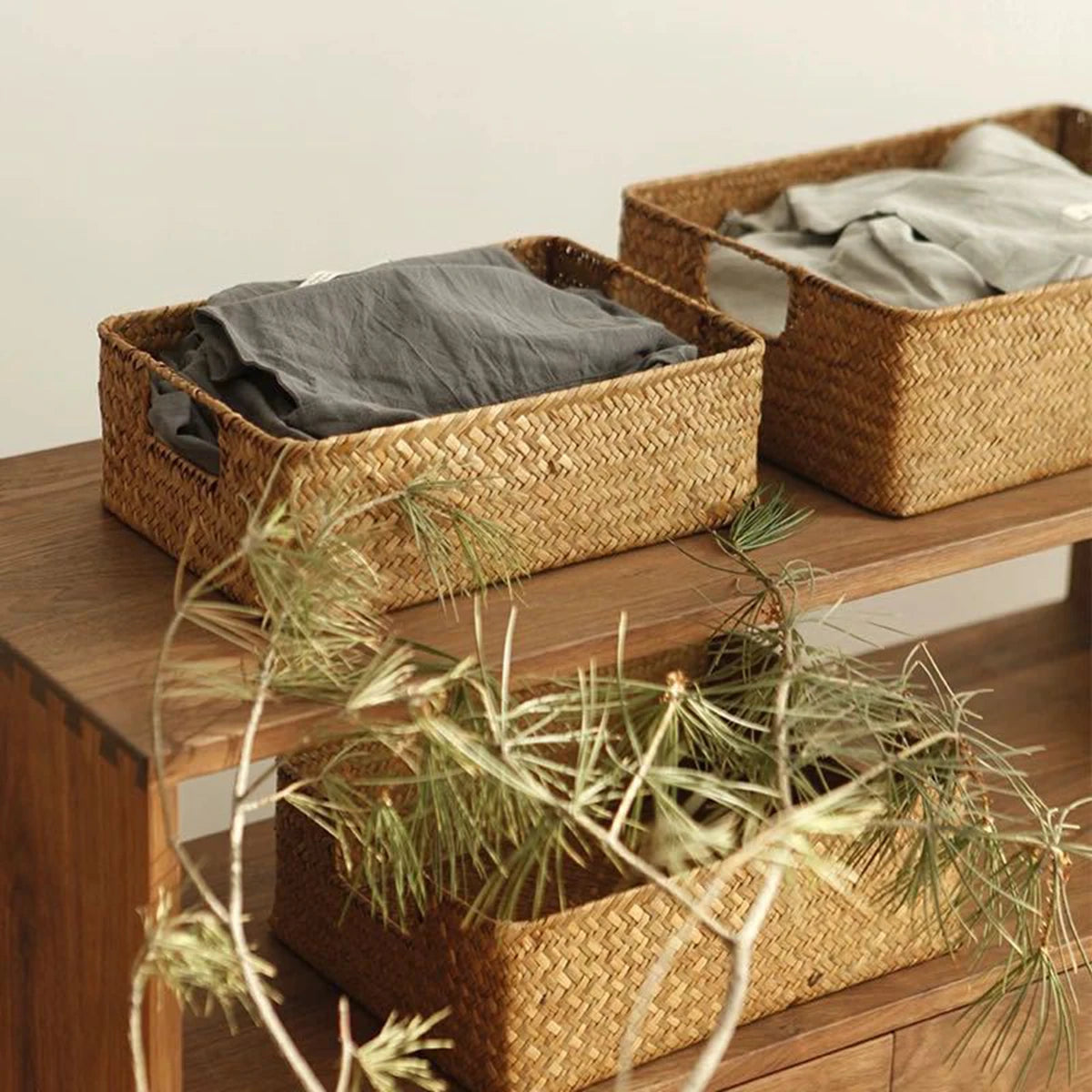 woven seagrass basket for fruit and storage - vue 3 sur 10
