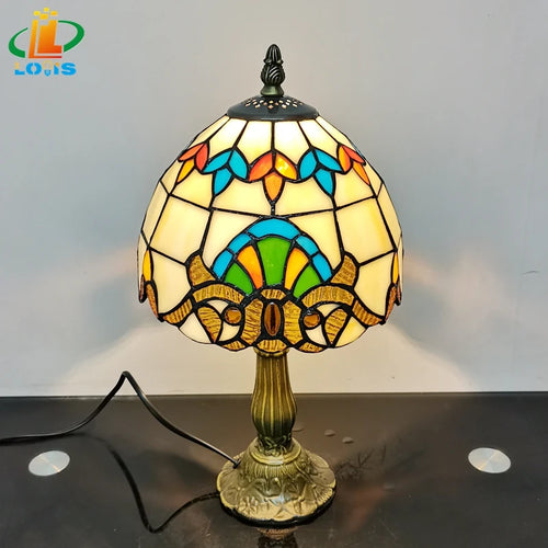 Baroque Tiffany-style bedside lamp in antique glass and metal - vue 3 sur 6