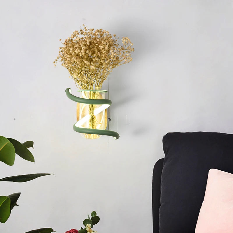 Nordic wooden wall light with green plant for a warm atmosphere - vue 3 sur 9