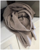 Elegant knitted cashmere scarf with fringes for winter