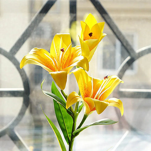 Artificial silk lily flower decoration for weddings, photography and crafts - vue 2 sur 10