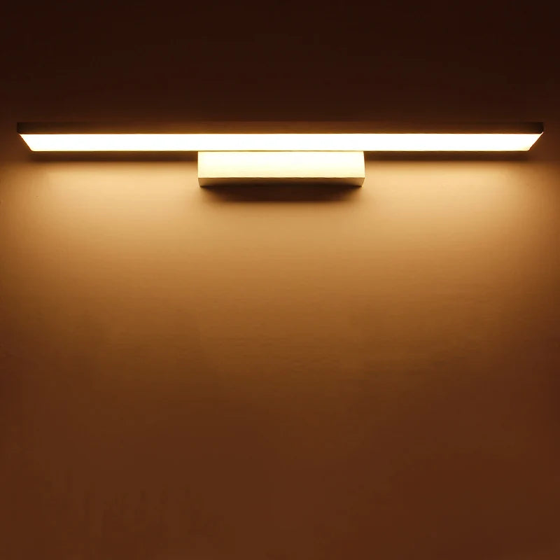 Modern aluminium wall light for mirror and makeup - vue 4 sur 6