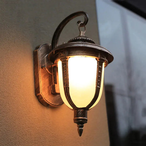 Vintage waterproof outdoor wall light for garden and balcony - vue 4 sur 8