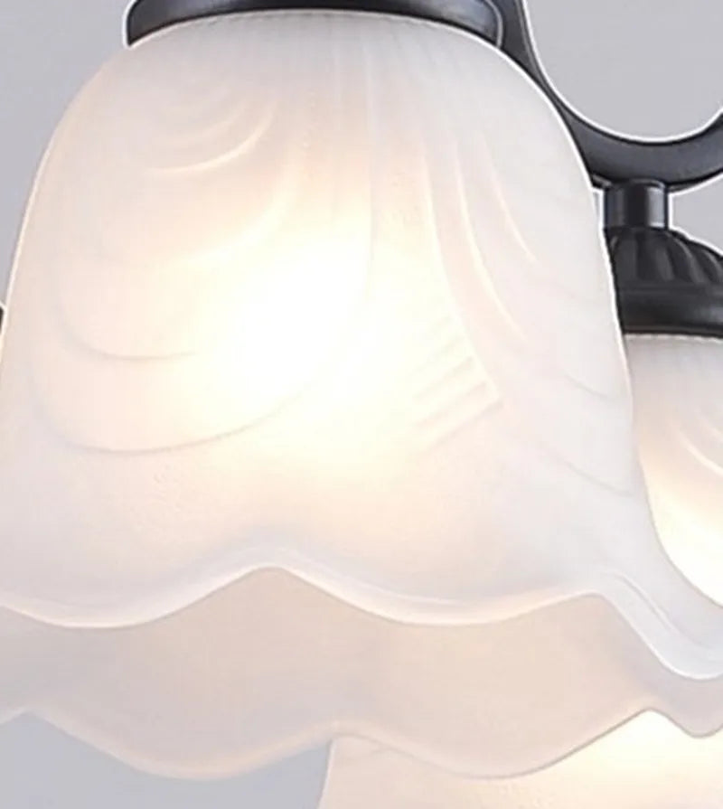 Traditional chandelier with glass and metal shade - vue 6 sur 8