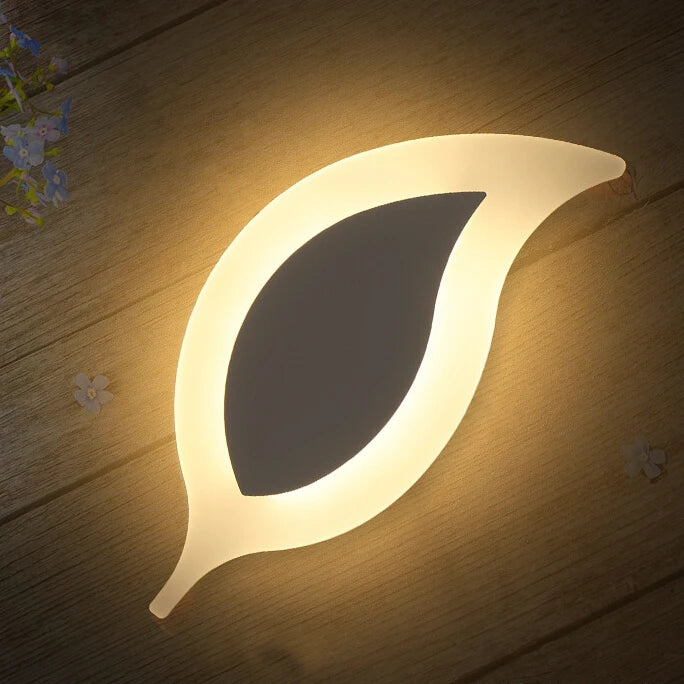 Modern LED leaf wall light, surface mounted for home decoration