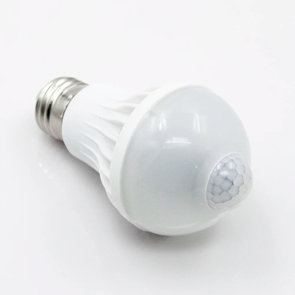 Infrared motion sensor with smart LED lamp - vue 3 sur 6